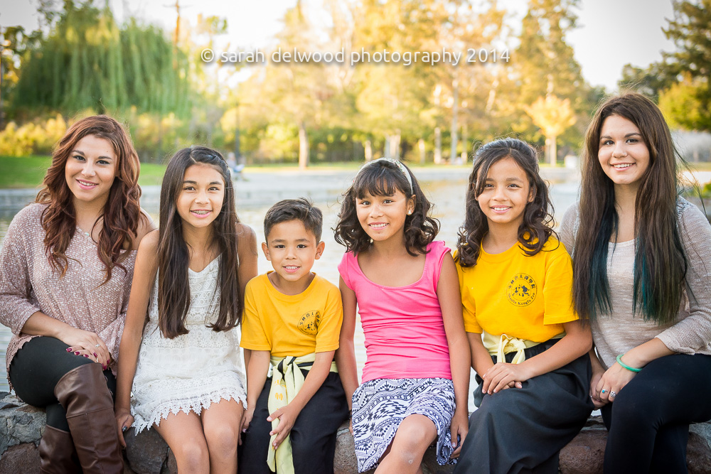 large family kids group photo portraits natural light outdoor park Santa Clara